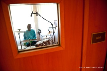 Tommy Campbell recording in Italy